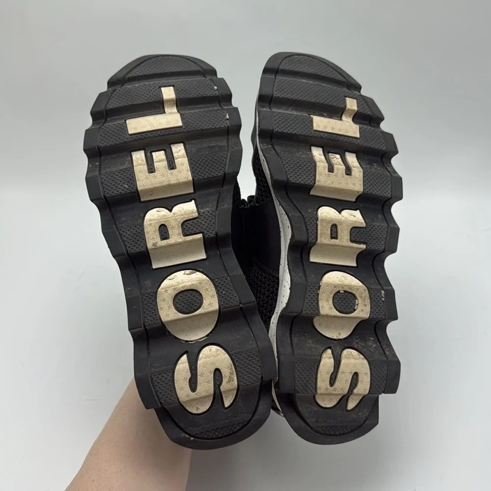 SOREL Kinetic Sneak, Knit Sneaker with Scalloped Sole and Stretch Straps size 7